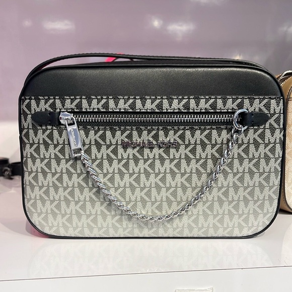 Michael Kors Jet Set Large Ombré Signature Logo EW Crossbody Body
Black 
NWT - Picture 6 of 15